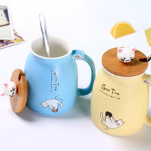 Load image into Gallery viewer, Kitty Kup Mug Ceramic Coffee Cup with Lovely Kitty Wooden Lid