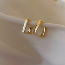 Load image into Gallery viewer, Geometric Hollow Triangle Earrings