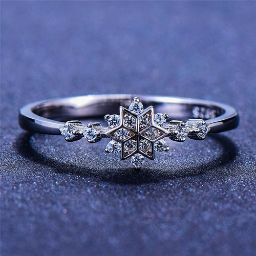 Luxury Female Flower Snowflake Ring