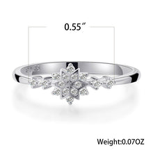 Load image into Gallery viewer, Luxury Female Flower Snowflake Ring