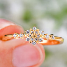 Load image into Gallery viewer, Luxury Female Flower Snowflake Ring