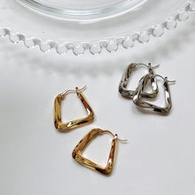 Load image into Gallery viewer, Geometric Hollow Triangle Earrings