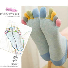 Load image into Gallery viewer, Women&#39;s Five-Finger Socks